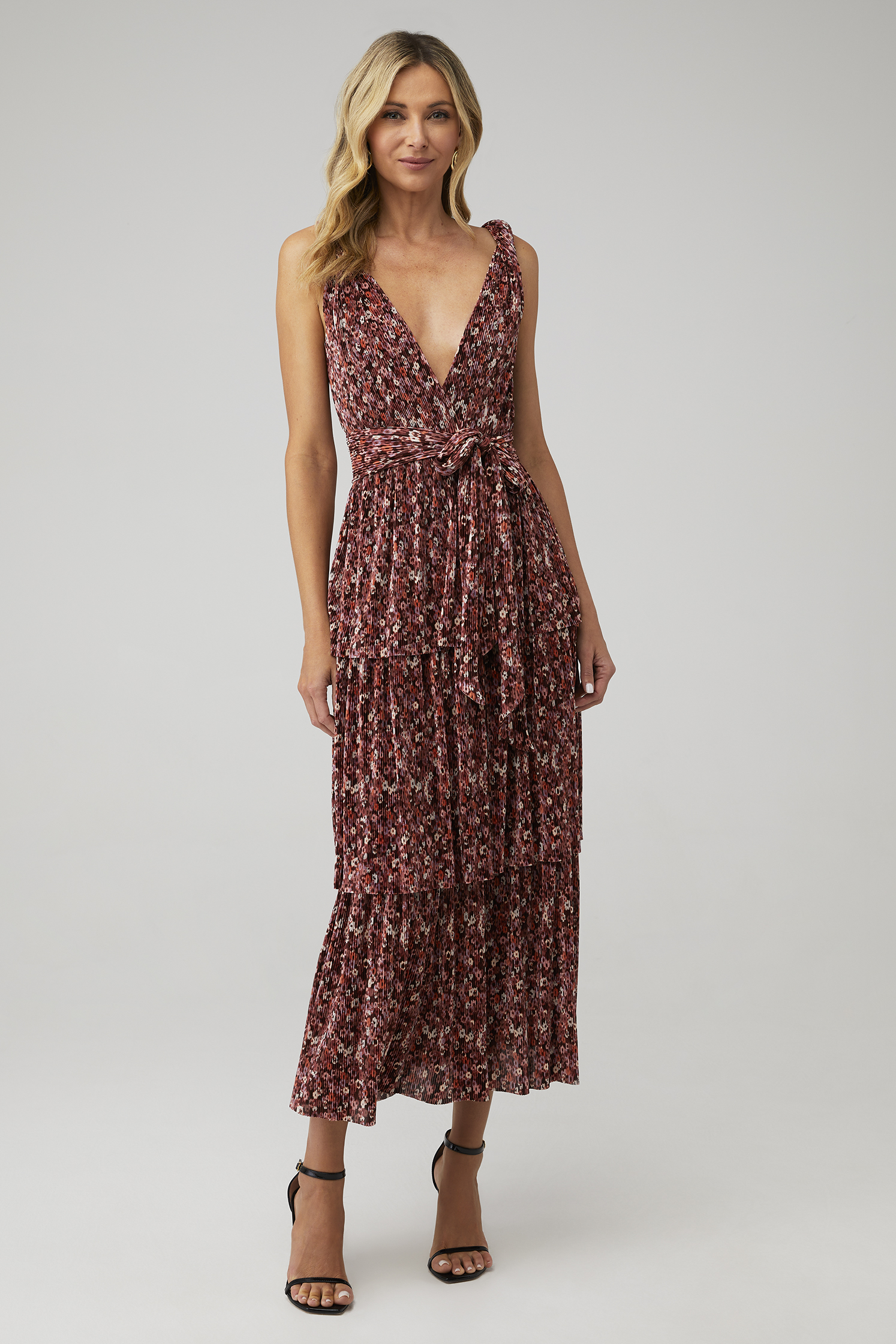 bec + bridge silhouette vine maxi dress Bec & Bridge lovers, if there is a silhouette that flatters everyone it's the timeless Vine Maxi Dress in Print. Nedlands | Toorak | Manly
